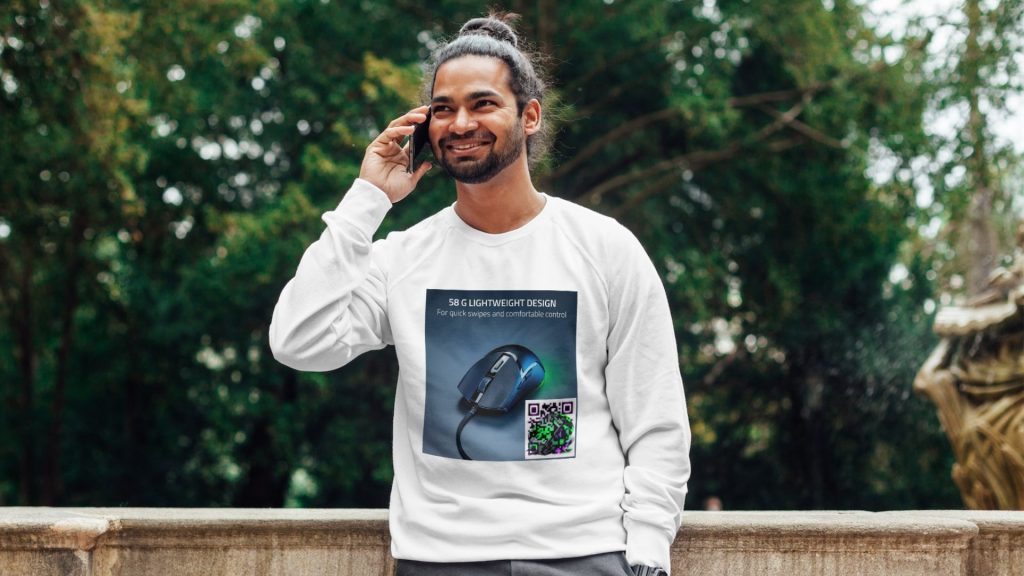 The Razer Basilisk V3 is an ergonomic gaming mouse with customizable RGB lighting, mechanical switches and a high-precision DPI sensor.